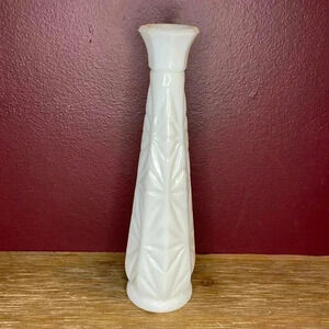 Vintage Hoosier Starburst Pattern White Milkglass 9” Bud Vase